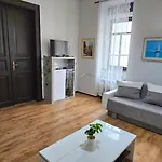 Artist Daire *