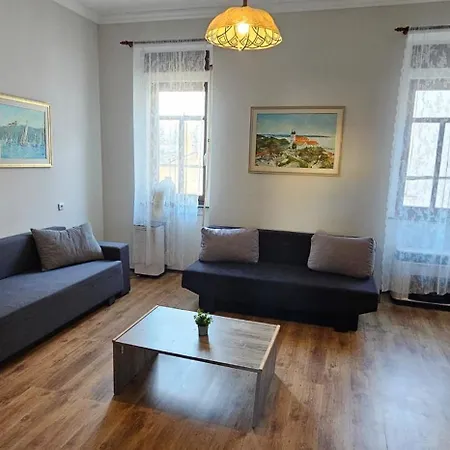 Artist شقة كيستاي