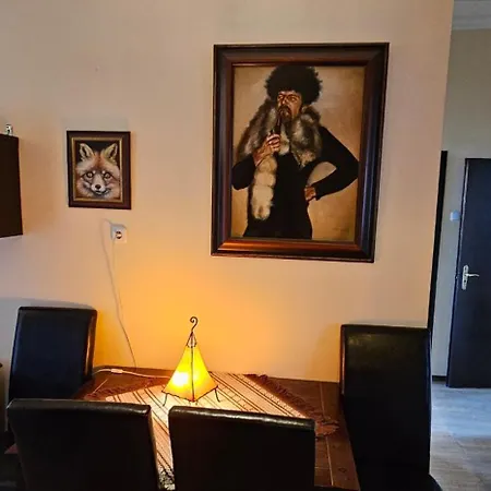 Apartment Artist