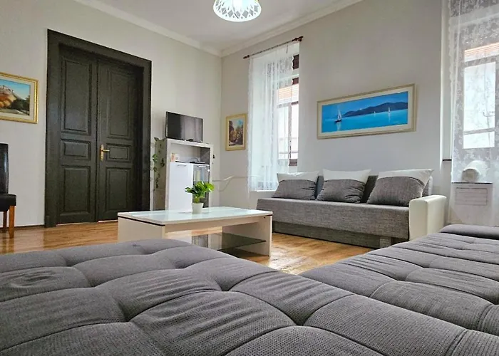 Artist * קסזטלי